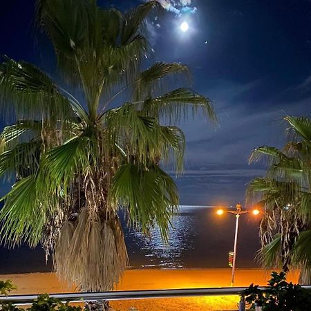 Durres Strand Direkt Am Meer Exteriör bild